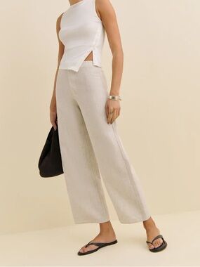 Reformation Joni Linen Cropped
Pants in Oatmeal Size 4